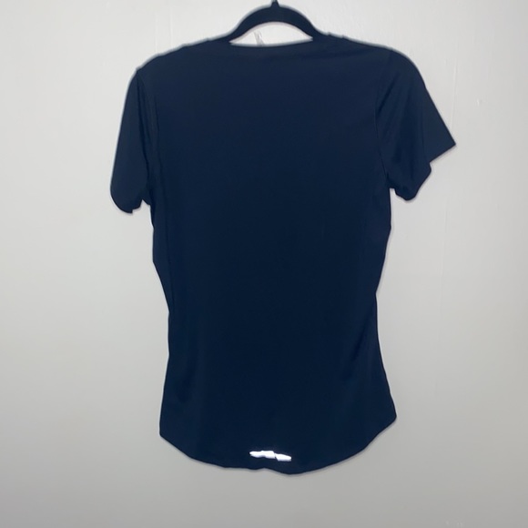 🍂Under armor Black heat gear top! - Picture 8 of 9